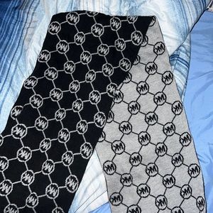 Mk scarf new worn a couple times tag ripped off but still in tact and new